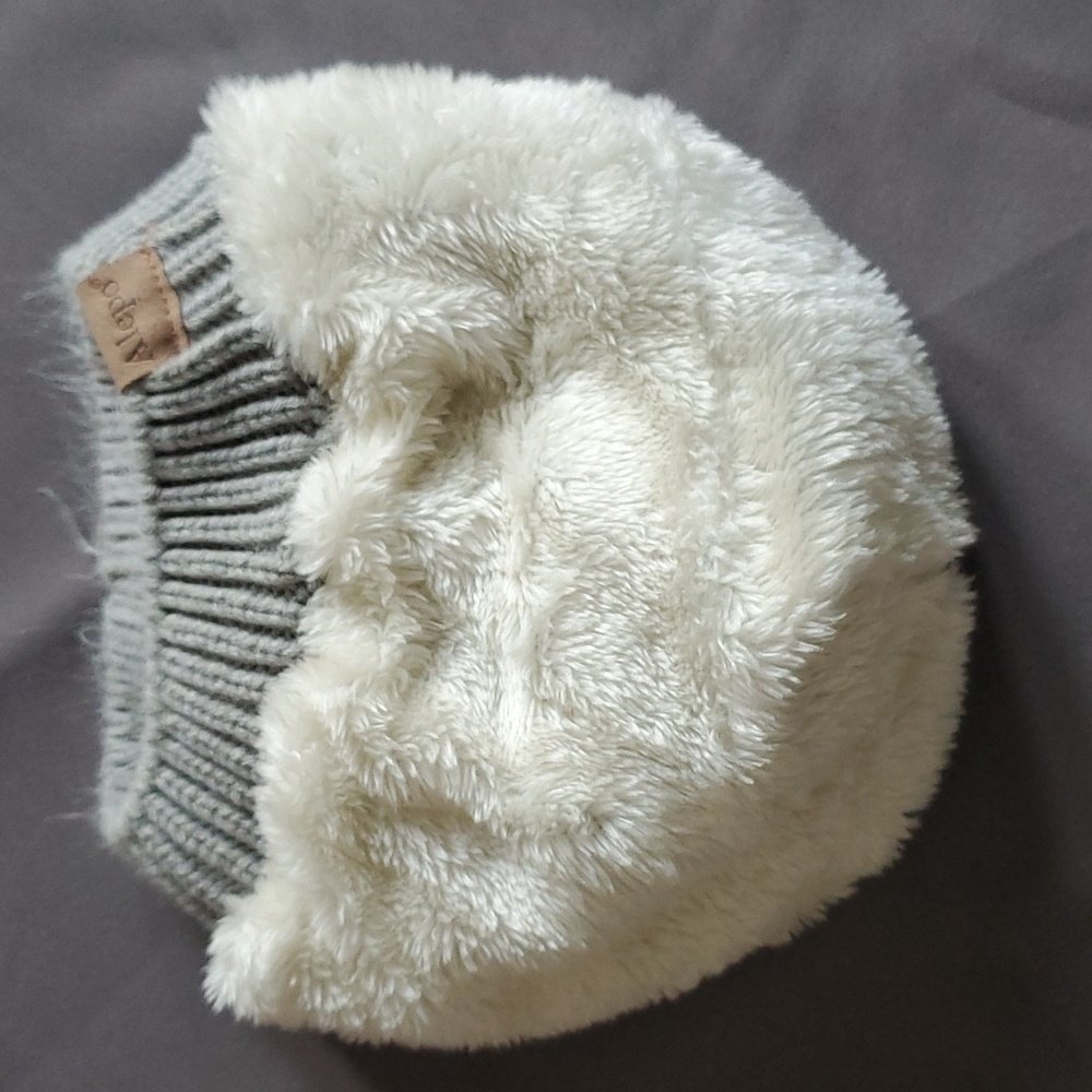 Infant winter hat - Picture 2 of 2